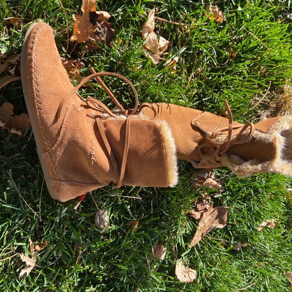 Toms Suede booties/boots - Picture 3 of 9